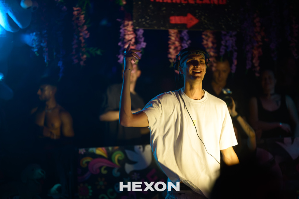 1_hexon_alast_finals_wm_-3