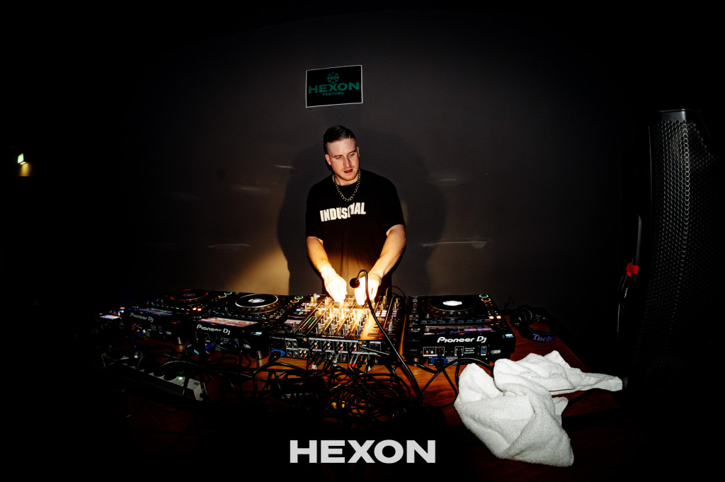2_hexon_2_5_26_wm_mitte-7