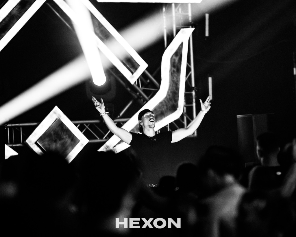 3_hexon_final_wm_-64